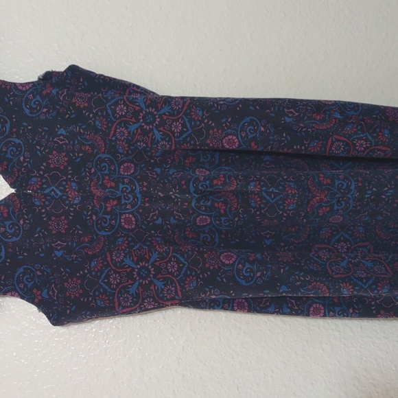 USED BANANA REPUBLIC SIZE 0 PRINT DRESS HAS HOLE IN CENTER AS SEEN IN PHOTOS - Picture 9 of 10